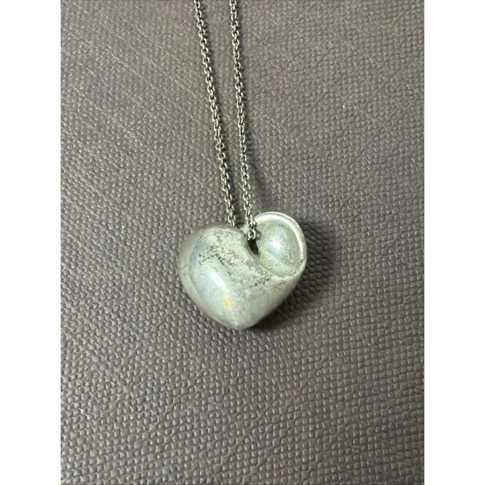 Tiffany & Co Solid Sterling Silver Puff Heart Charm Pendant Necklace 925‎ Patina
